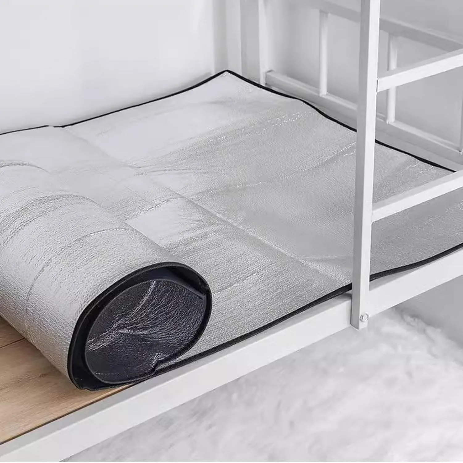 Aluminum Camping Sleeping Pad Foam Foil Blanket Camping Foam Pad Insulating Foil Mat Sleeping Tent Pad Thermal Mat Pad Waterproof Outdoor Camping Mat with Carrying Bag
