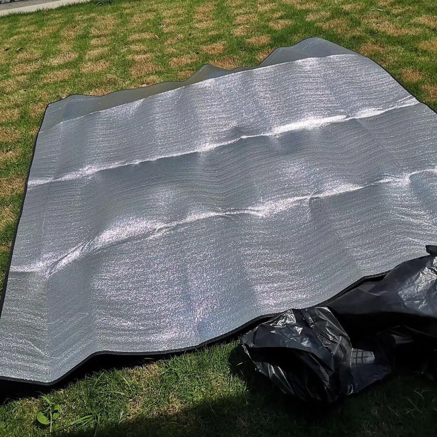Aluminum Foil Camping Mat Ground Mat Film Double-Sided Insulated Roll Mat Moisture-Proof Camp Mattress Dustproof Waterproof Sleeping Mat for Park Yoga Picnics Fishing
