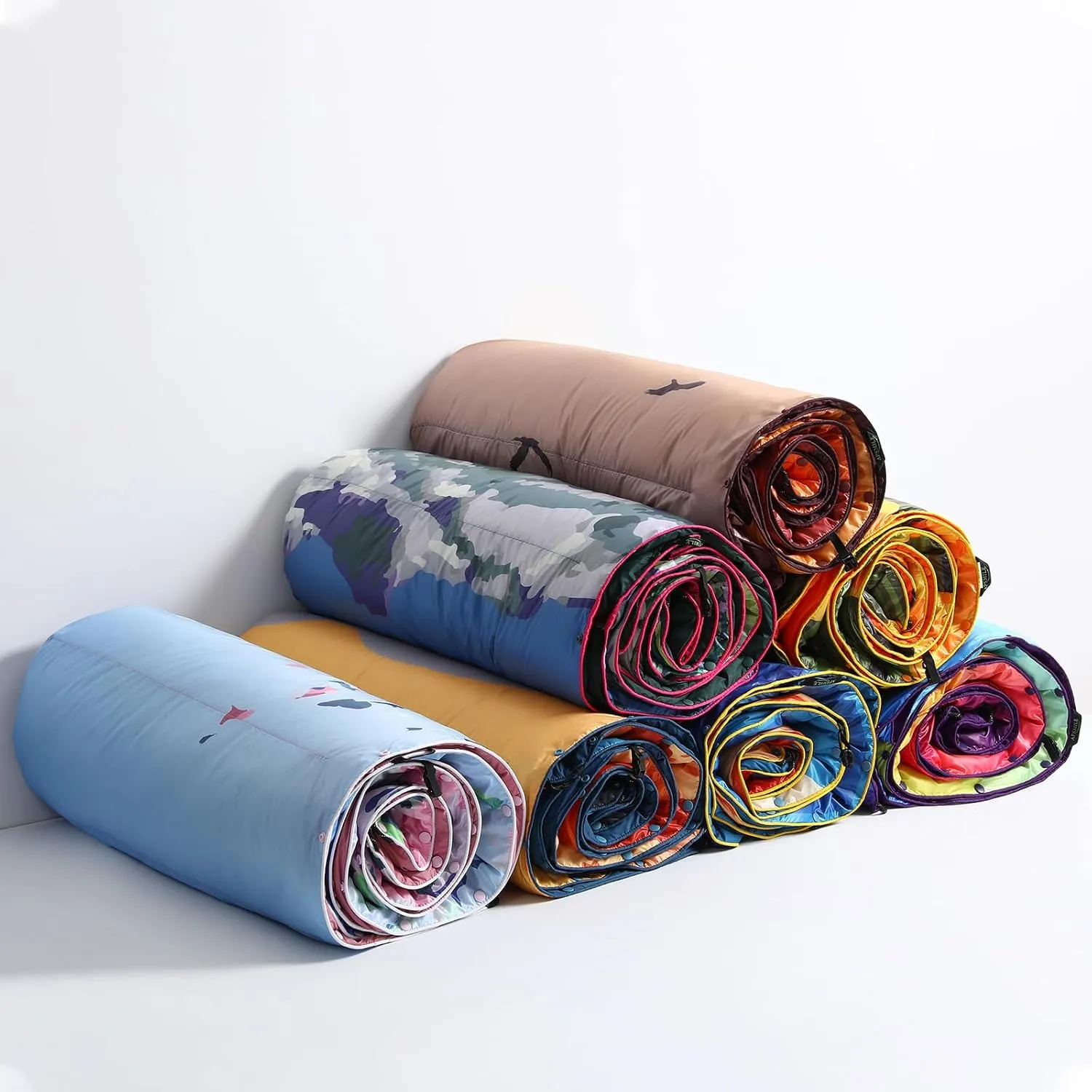 APSMILE Outdoor Down Blanket | Extra Warm & Puffy Camping Blanket | Water-resistant, Lightweight, Packable Sleeping Quilt for Camp, Travel, Hiking, Picnic, Backpack (Flower Valley HD Printed, 52"x75")