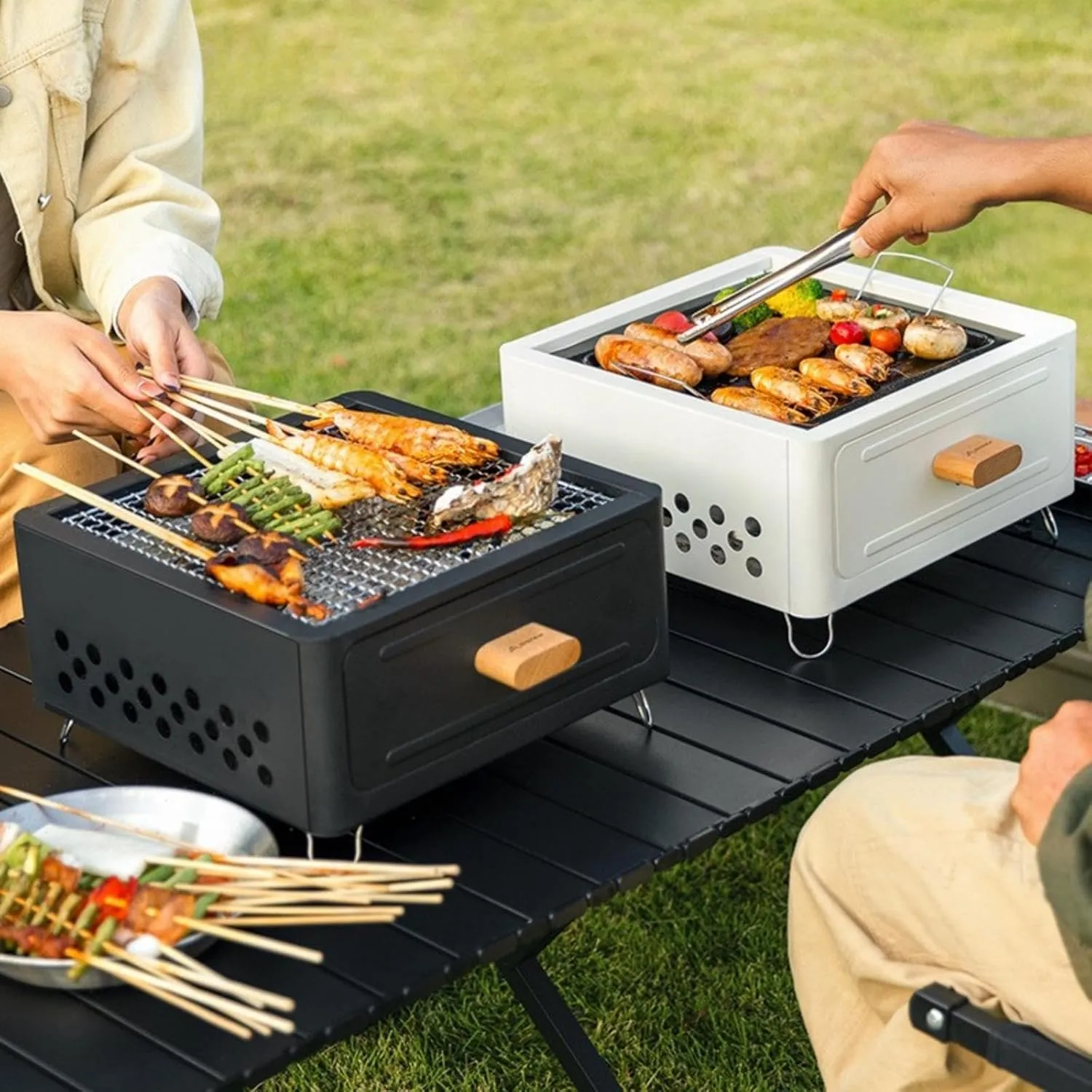 Cooking tea around the stove, grilling stove, barbecue grill, outdoor camping portable set
