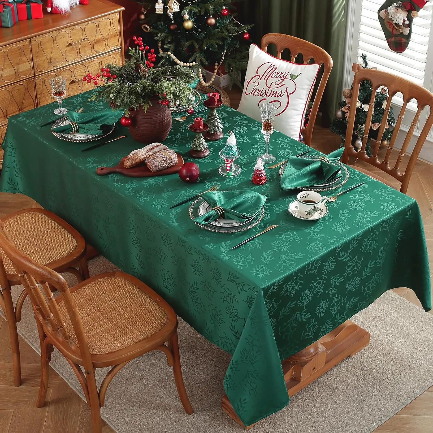 Honellaty Christmas Rectangular Tablecloth, Spillproof Wrinkle Resistant Jacquard Table Cloth with Christmas Mistletoe Patterns for Dining Room & Holiday Decoration (Green,52" x 70" (4-6 Seats))