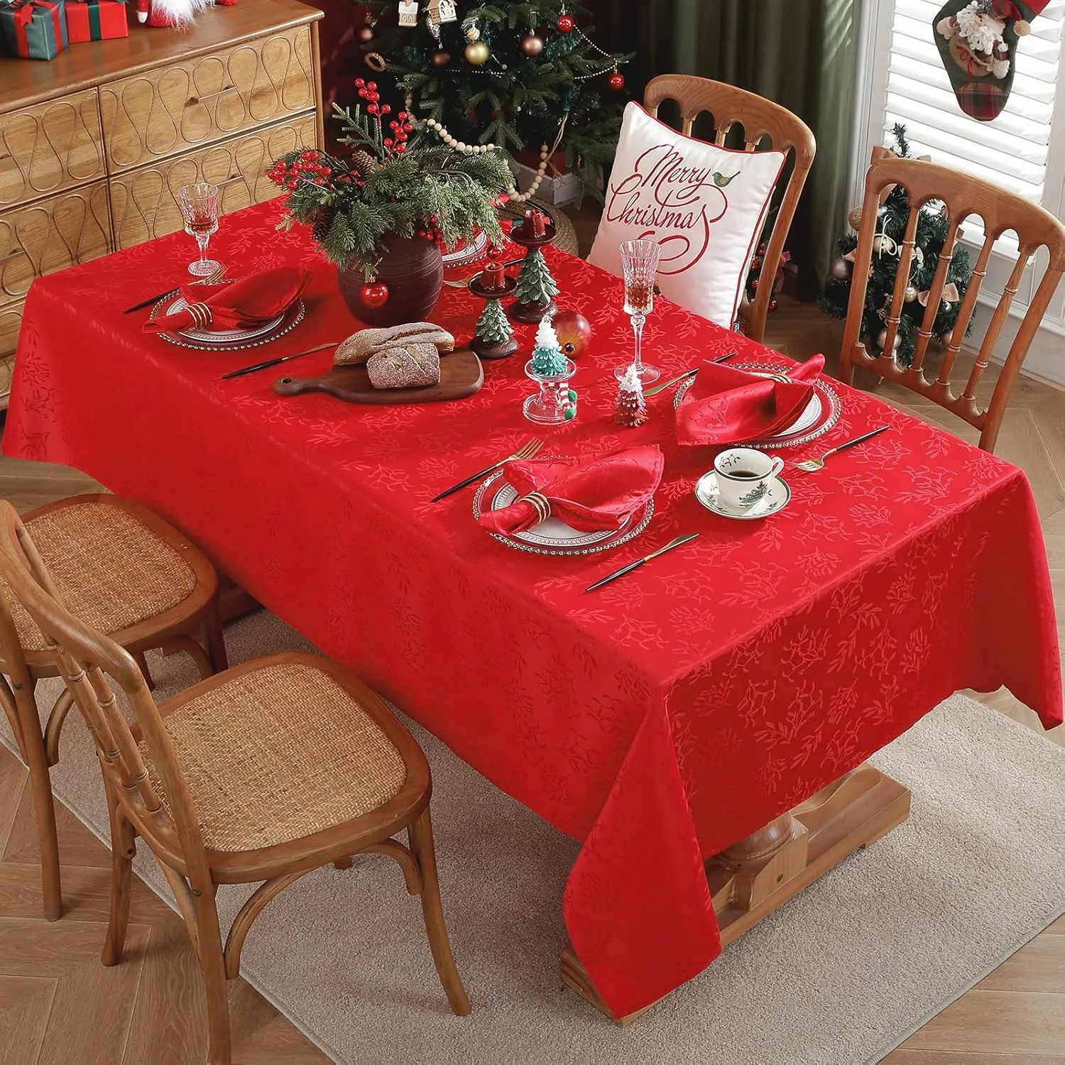 Honellaty Christmas Rectangular Tablecloth, Spillproof Wrinkle Resistant Jacquard Table Cloth with Christmas Mistletoe Patterns for Dining Room & Holiday Decoration (Red,52" x 70" (4-6 Seats))