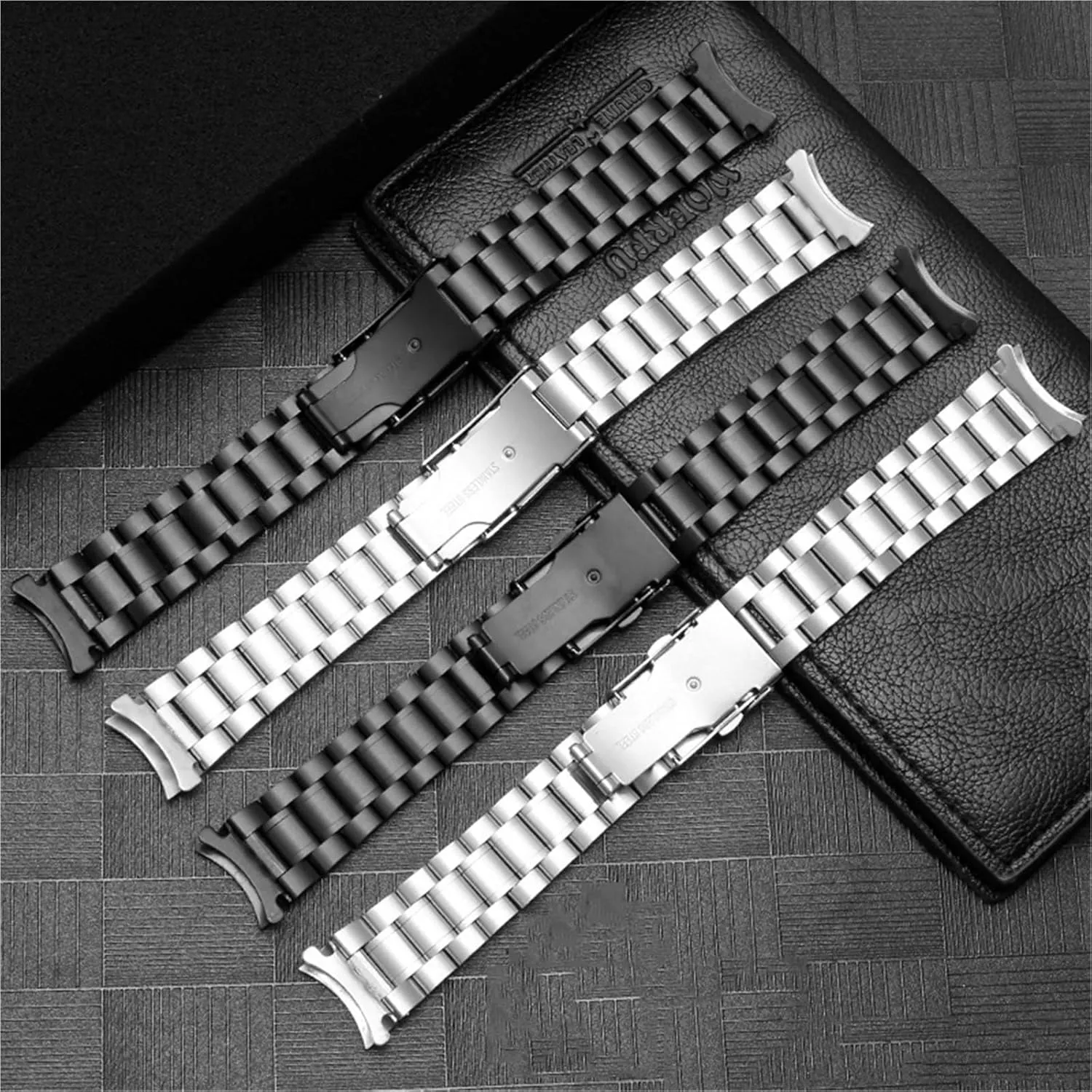 Metal Watch Band Stainless Steel Strap 20mm 22mm Folding Buckle Bracelet Strap for Smart Watch Traditional Watch Men Women Watch Accessories
