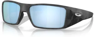 Oakley Heliostat OO9231 Rectangular Sunglasses for Men   BUNDLE Accessory Leash   Designer iWear Kit